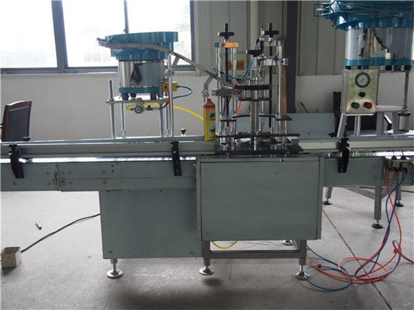 Машина за пуњење тоалетне воде са 24 главе на глави