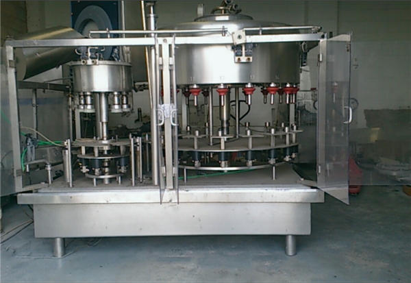 Машина за пуњење флаша са негативним притиском од 10 глава