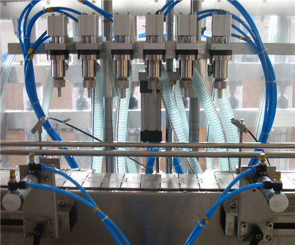 Машина за аутоматско пуњење течних шест глава