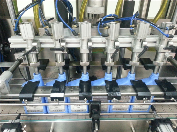 Аутоматска машина за пуњење моторним уљем са 6 глава